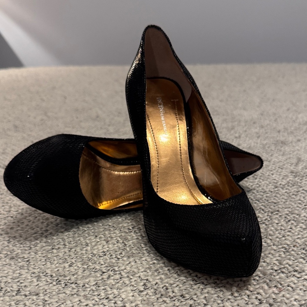 Bcbgeneration Black Textured Platform Heels Size 9 - image 1